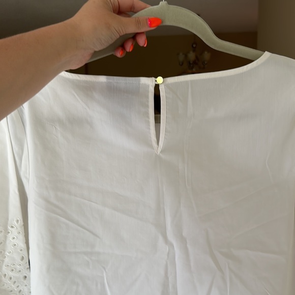 White blouse - Picture 4 of 4